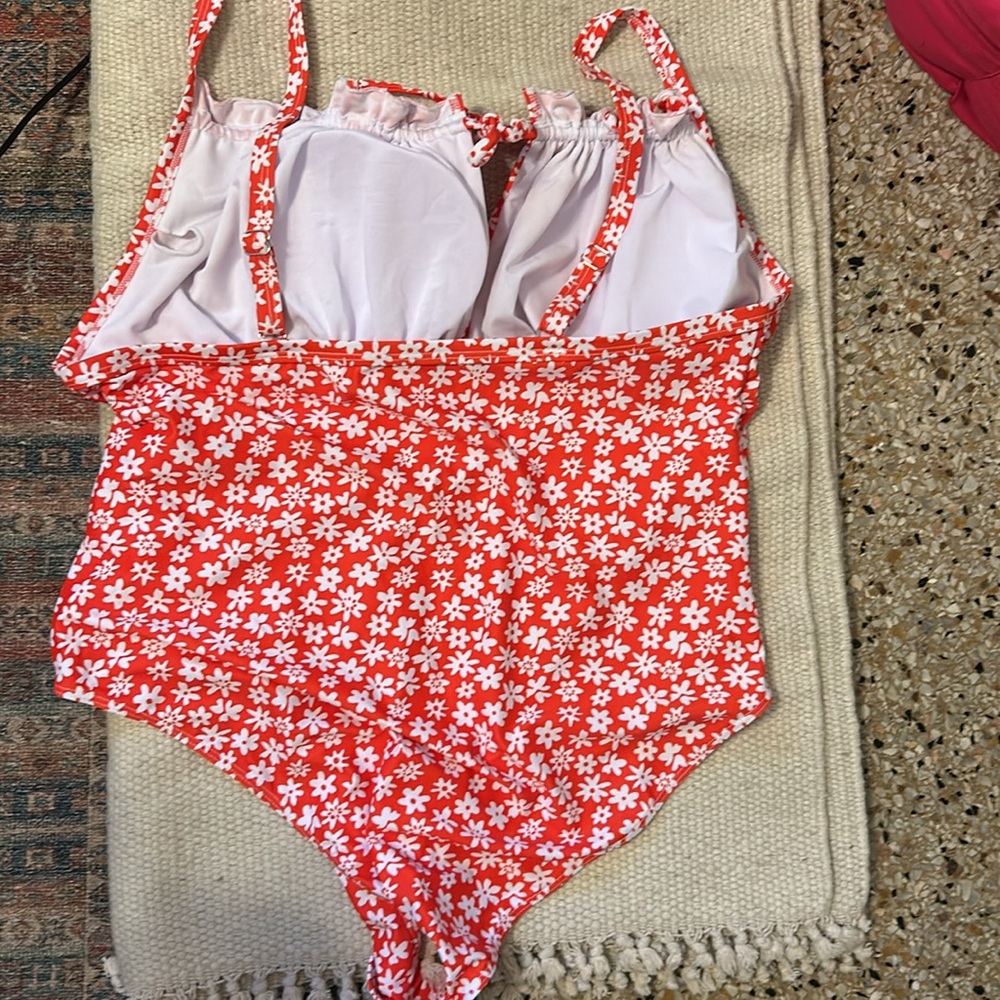 SHEIN Swim Mod Plus Size One-Piece Swimsuit With Ditsy Floral Print 4XL - Picture 3 of 7